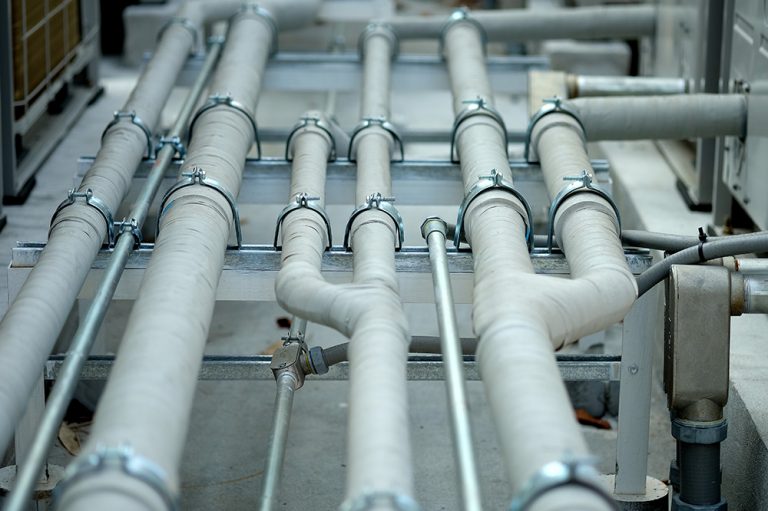 Installation d’un conduit aéraulique en façade