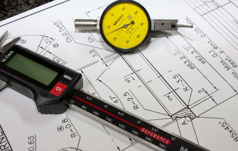 Mesure de précision sur un plan d’usinage