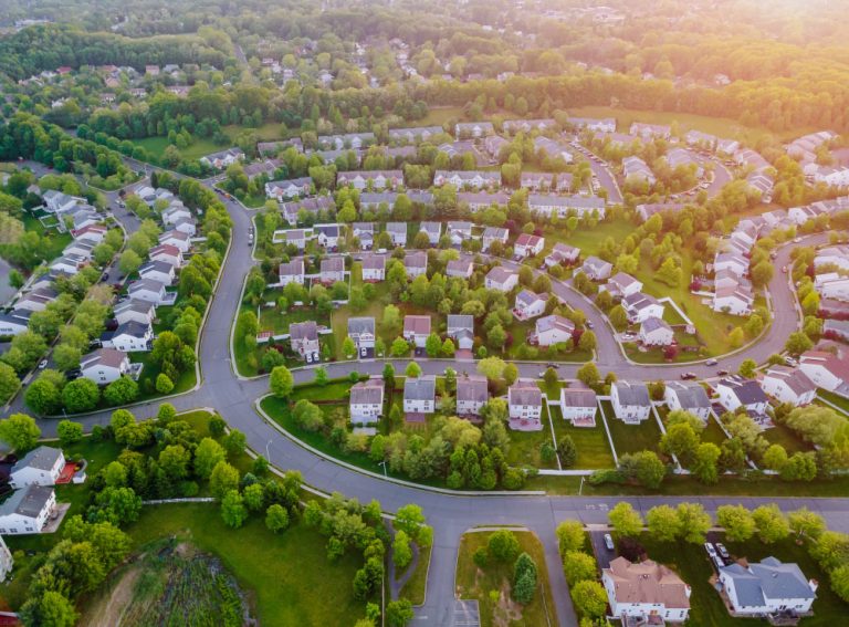 Vue aérienne d’un quartier résidentiel